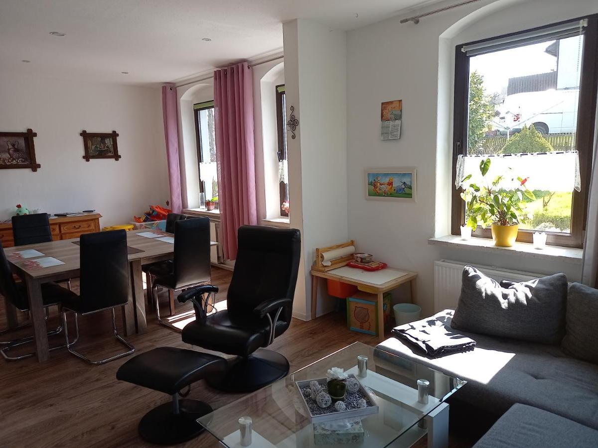 Familienfreundliche Ferienwohnung Erzgebirge Schneeberg  Exteriör bild